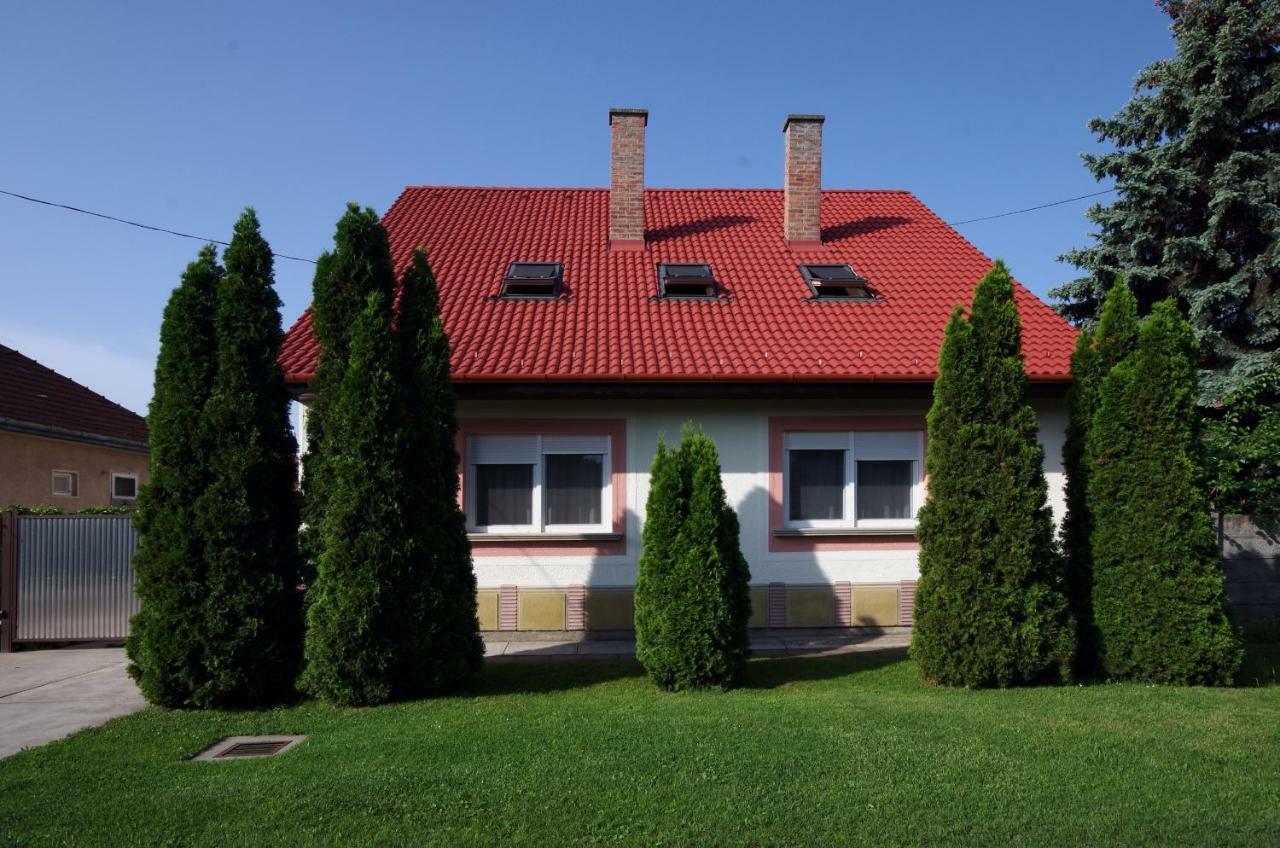 Amalia Apartman Gyula Eksteriør billede