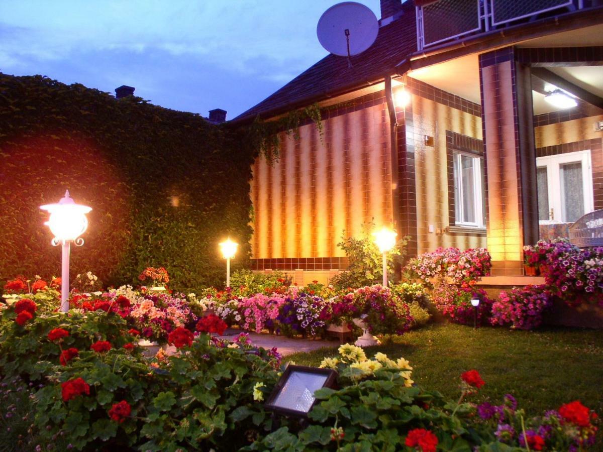 Amalia Apartman Gyula Eksteriør billede